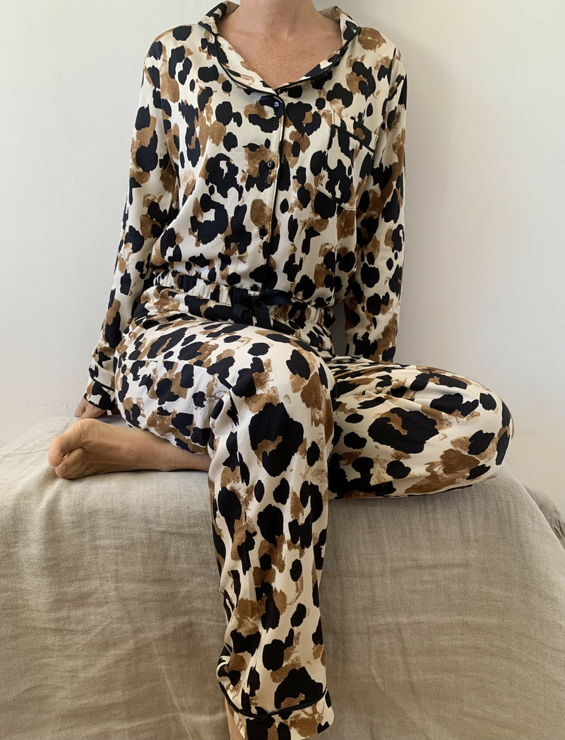 PIJAMA LUCIA (leopardo café y negro)