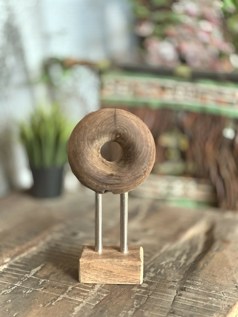 Argolla Madera en pedestal M